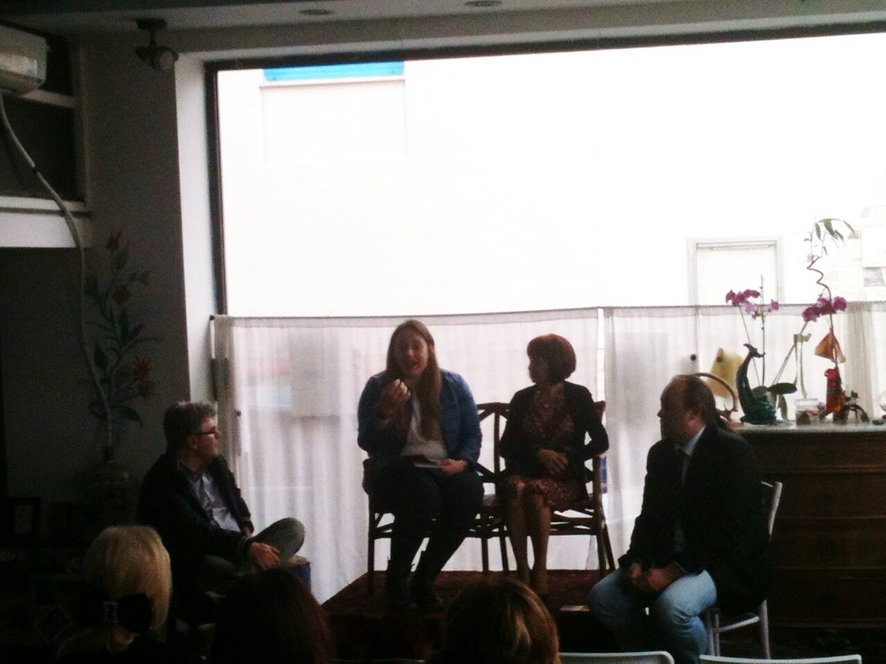 Intervista a Mirella Di Tullio, presentazione del libro "Nata due volte" di Simone Di Giulio (Caffè letterario, Formia-Lt)