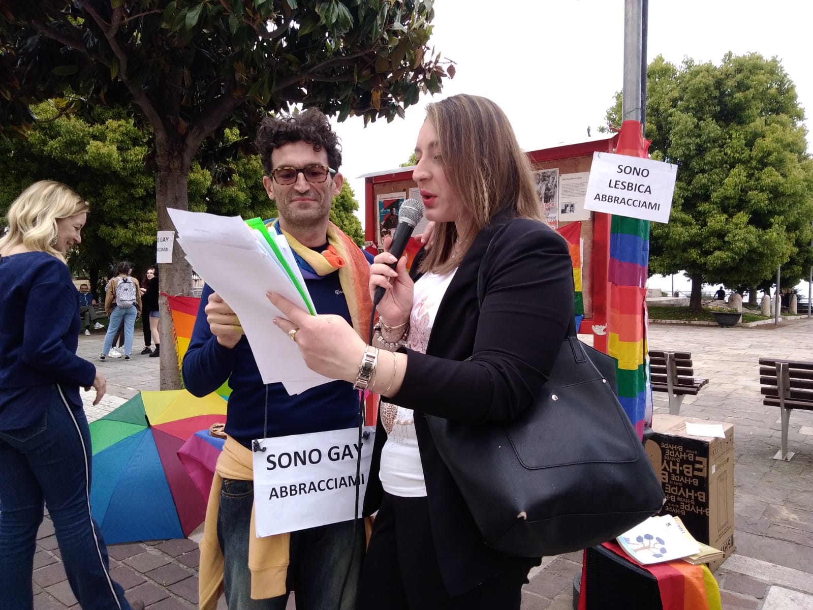 V Edizione di "Poesie d'amore LGBTQI" con il Dr. Manlio Converti, psichiatra, psicoterapeuta, presidente di "Amigay" (Piazza Vittoria, Formia - Lt)